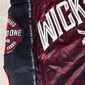 Short de Muay Thai Wicked One | Rouge | Caïman
