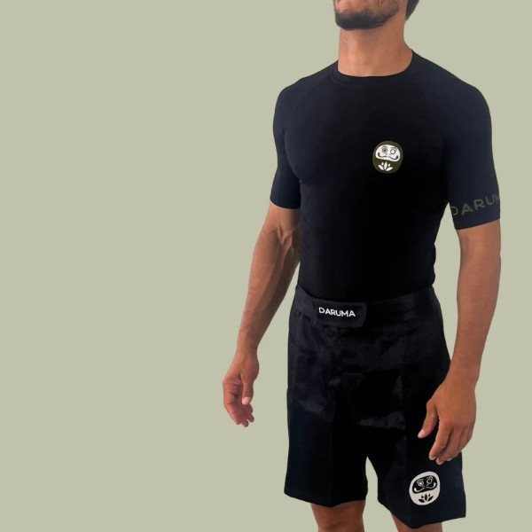 Rashguard Daruma Green Store | Noir | Eco-Friendly Manches Courtes