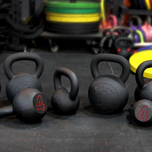 Kettlebell BL4CK IRON | 12kg Fonte Noir | 4Trainer