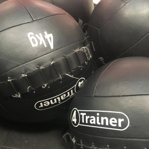 Wall Ball 4TRAINER 12KG | Noir | Medicine Ball Cuir Synthétique