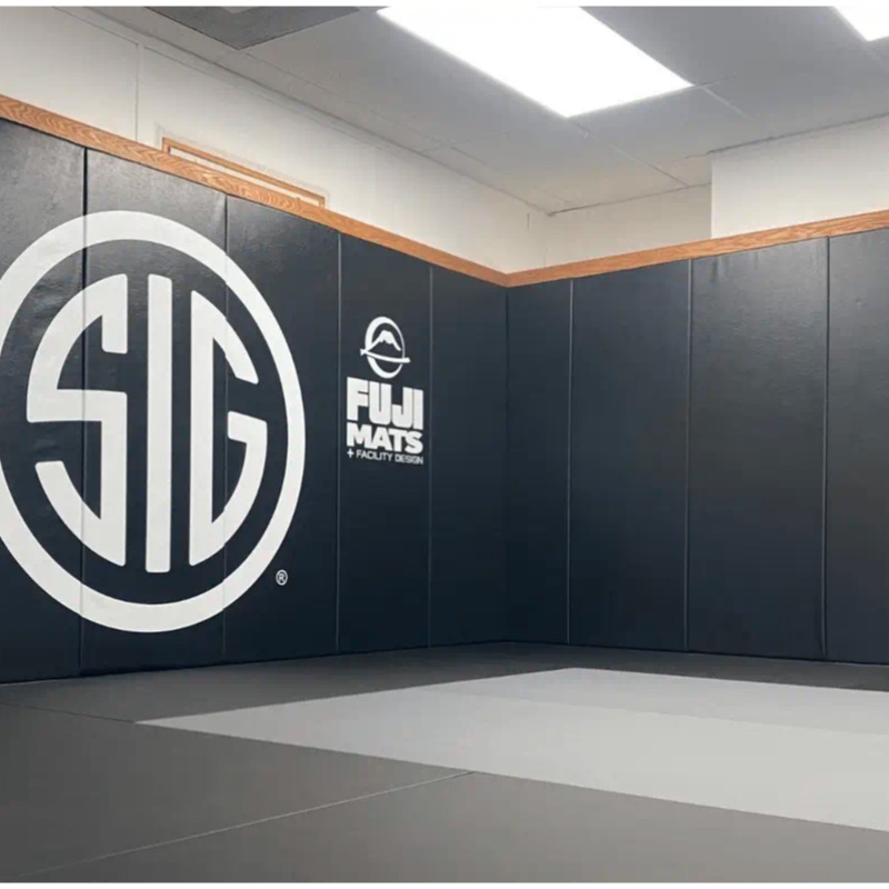 Protections murales Fujimats au logo du club